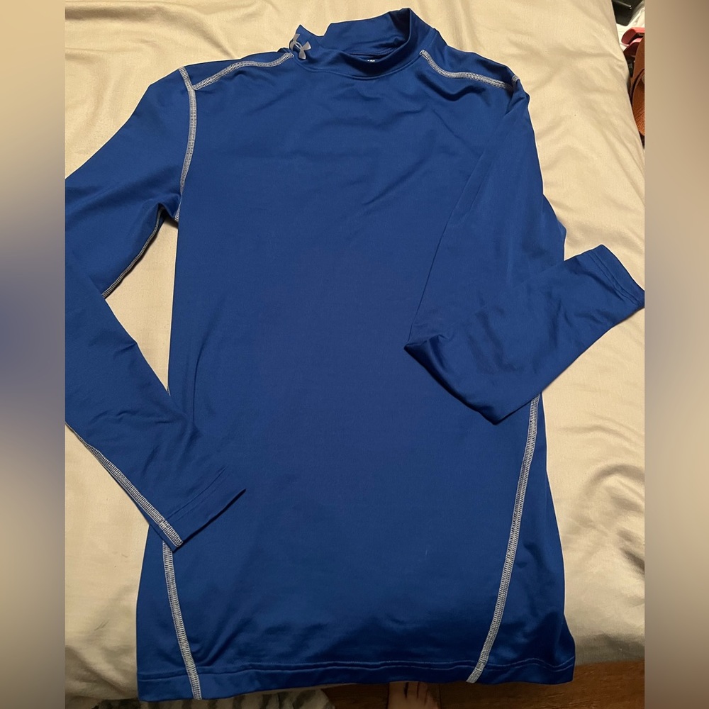 Men’s Under Armour compression shirt